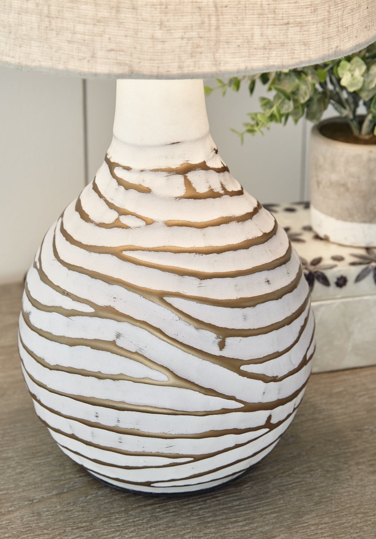 Lámpara de mesa de metal Aleela (1 unidad)