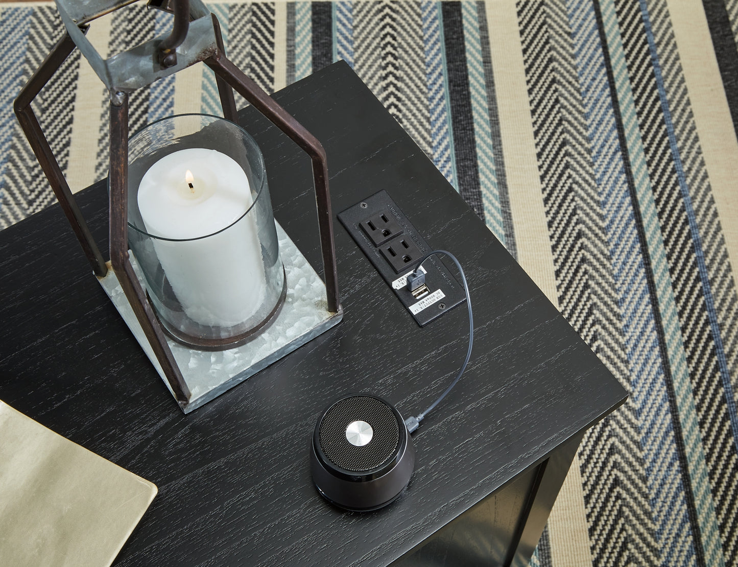 Mesa auxiliar con silla Treytown