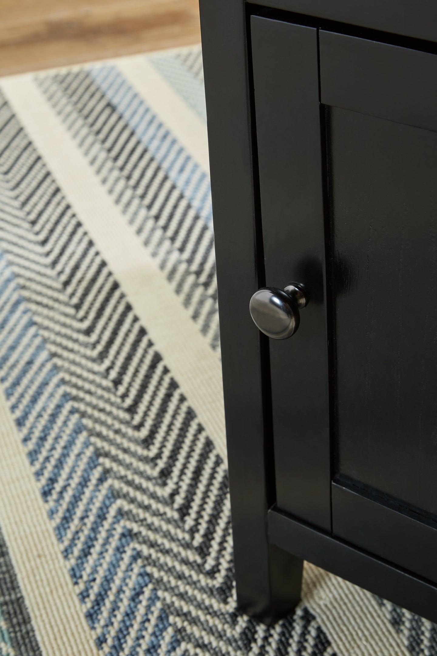 Mesa auxiliar con silla Treytown