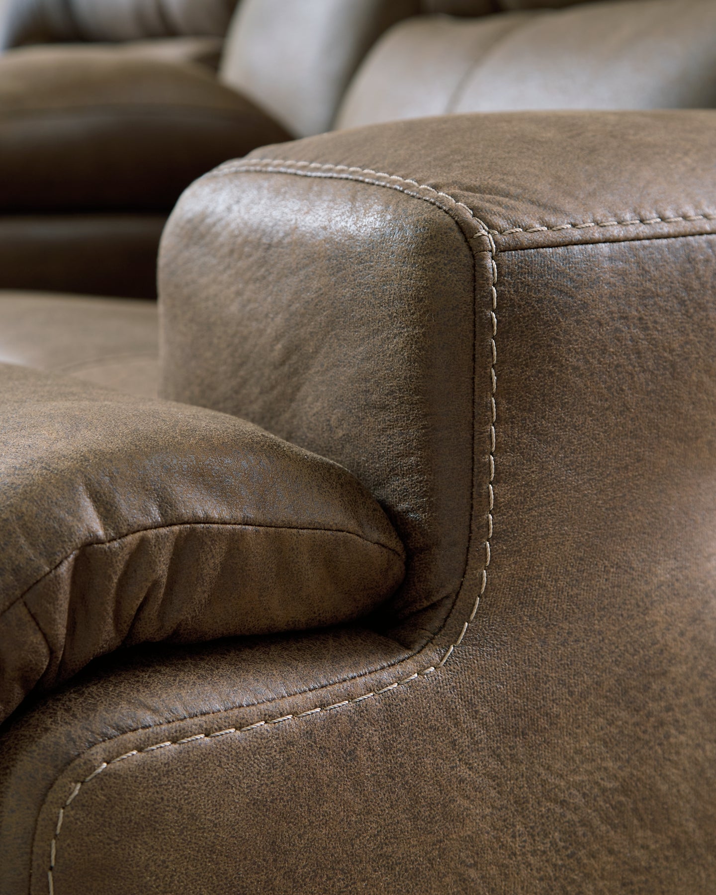 Beckley Place PWR Recliner/ADJ Headrest