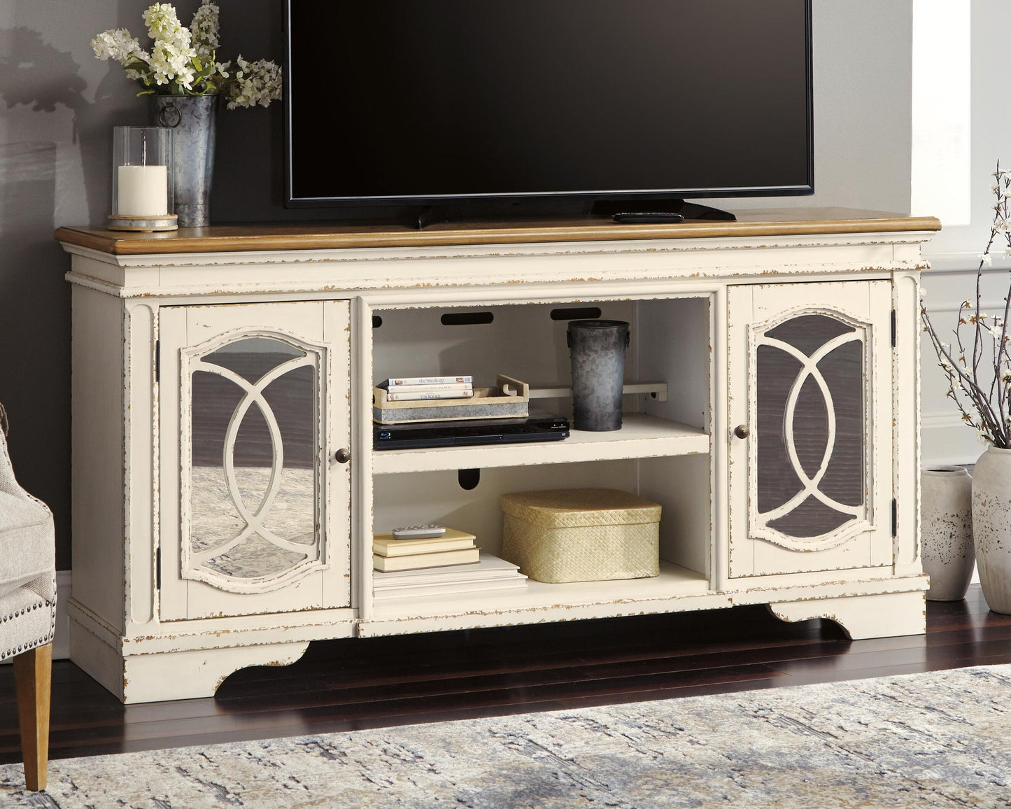 Mueble de TV Realyn XL con opción de chimenea