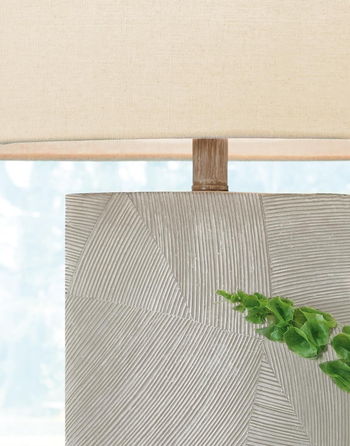 Lámpara de mesa Bradard Poly (1 unidad)