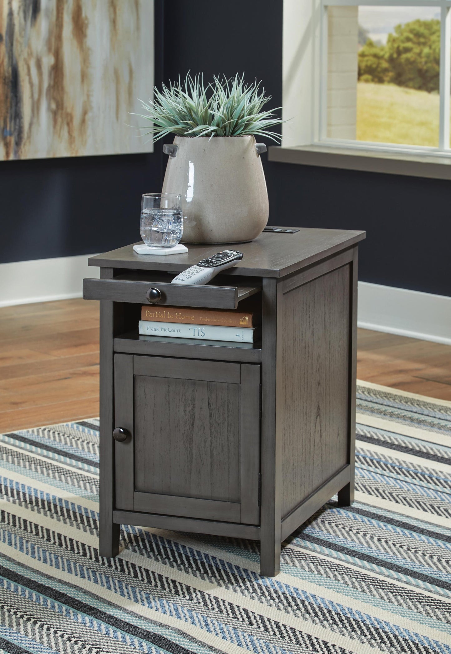 Mesa auxiliar con silla Treytown
