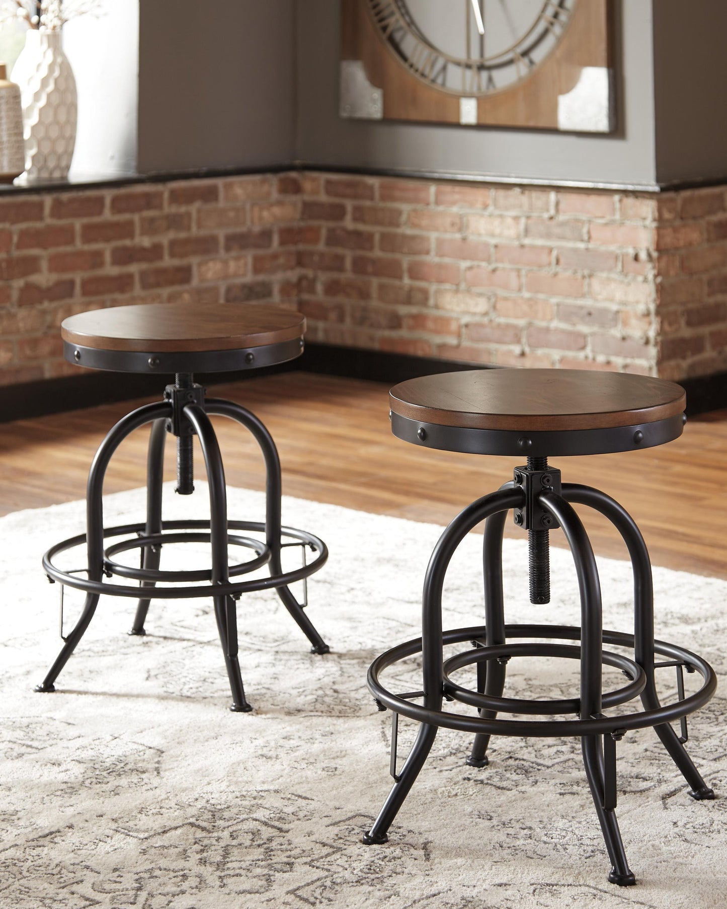 Mesa de comedor de altura de mostrador y 4 taburetes de bar Valebeck