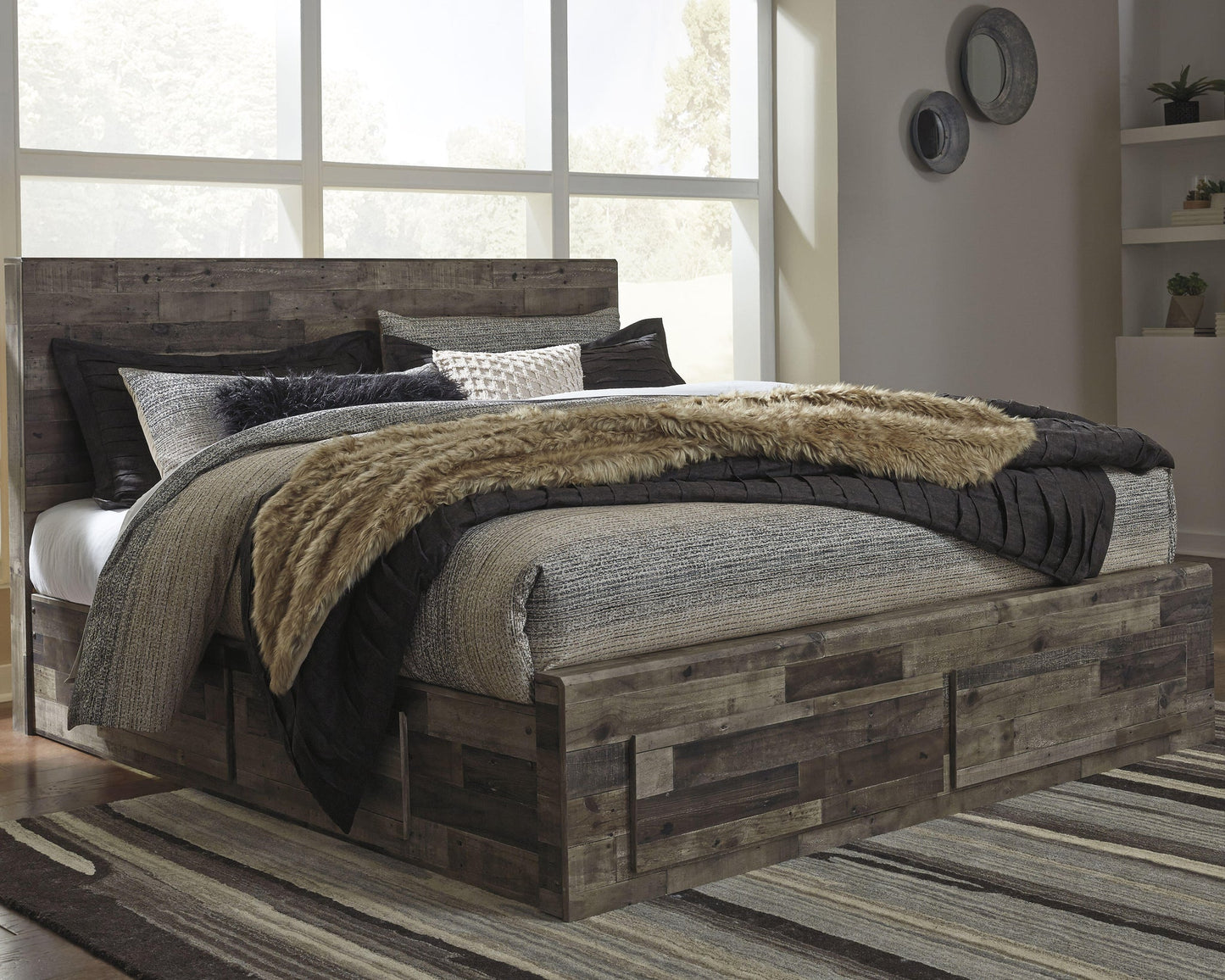 Cama King con 6 cajones de almacenamiento y tocador con espejo Derekson