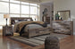 Cama King con paneles Derekson, tocador con espejo, cómoda y mesita de noche