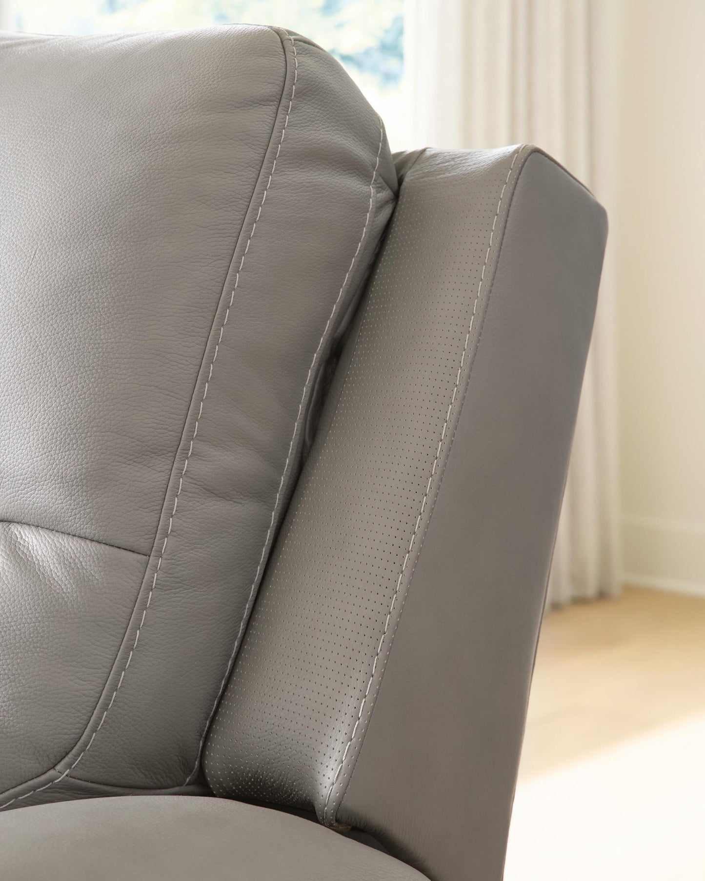 Real Moments PWR REC Sofa w/Audio Seating
