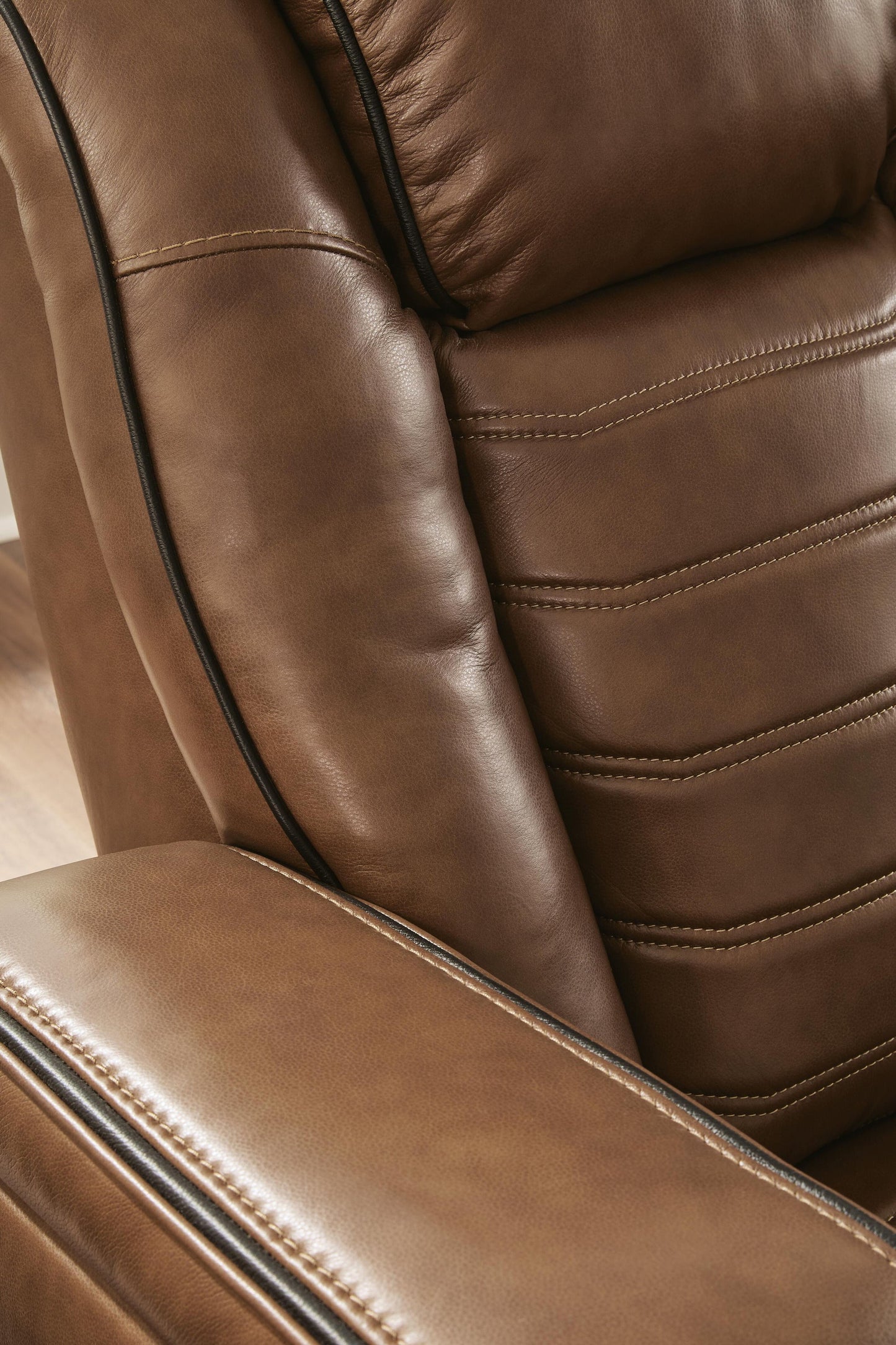 Gruaro PWR REC Sofa with ADJ Headrest