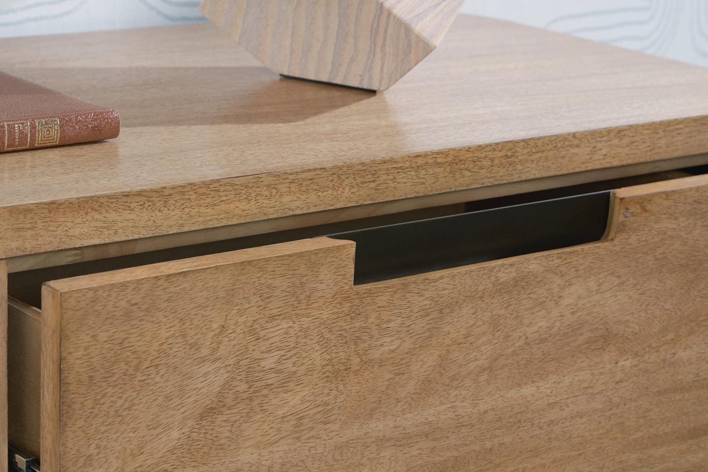 Pamaria Dresser