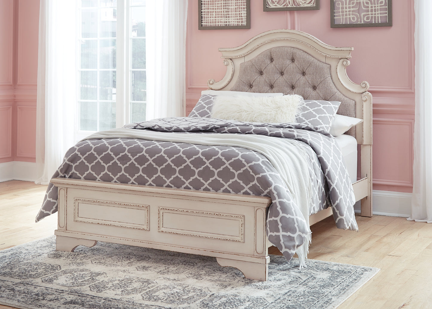 Realyn Full Panel Bed with Mirrored Dresser and Chest