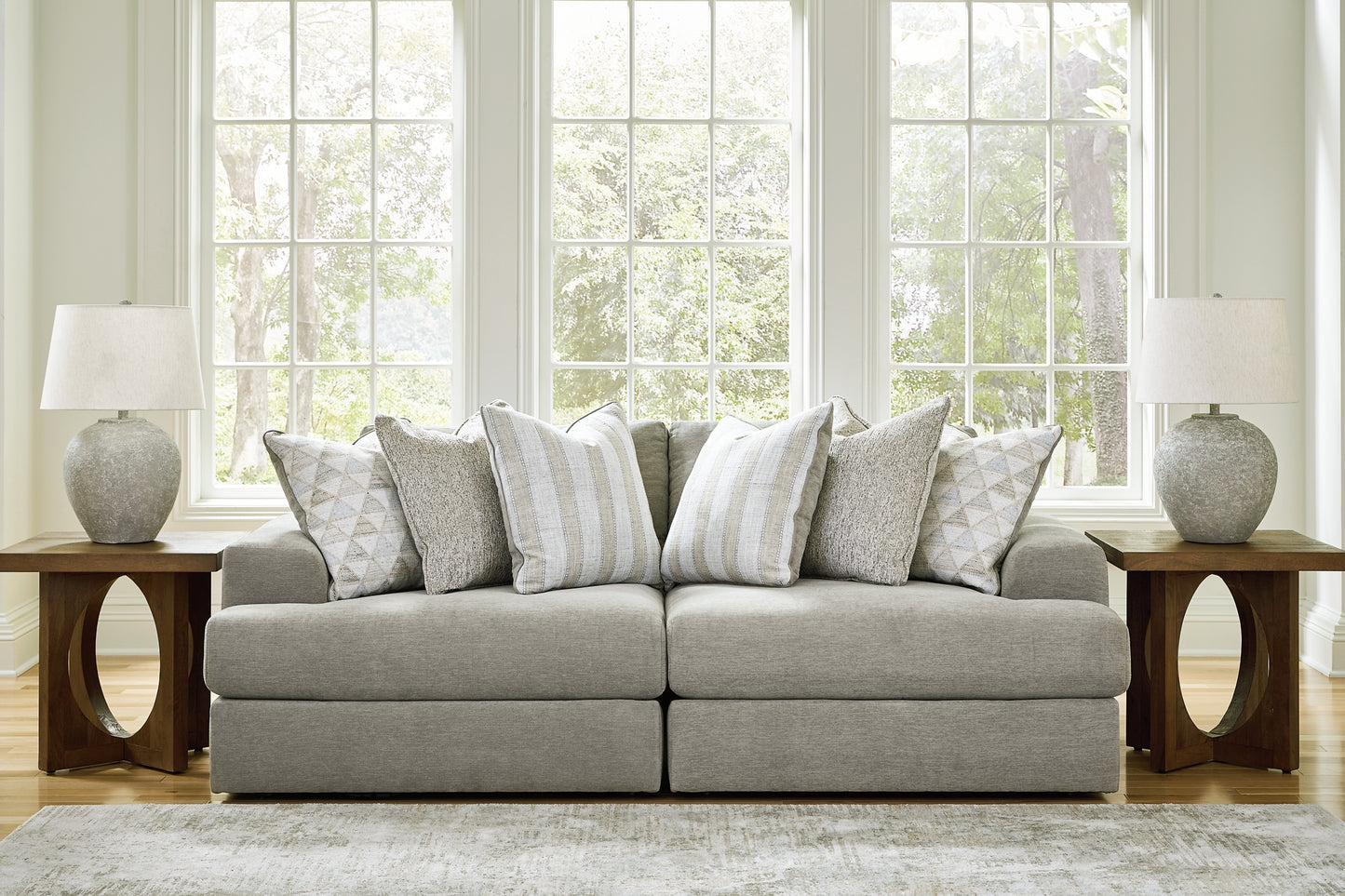 Avaliyah 2-Piece Sectional with Ottoman